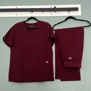NWT Womens Burgundy FIGS scrub set